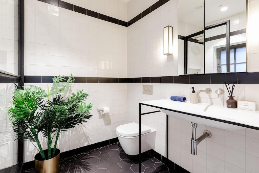 Off Oxford St! 3Bed 3Bath Luxxe Hideaway For Stylish Families And Couples London Exterior photo